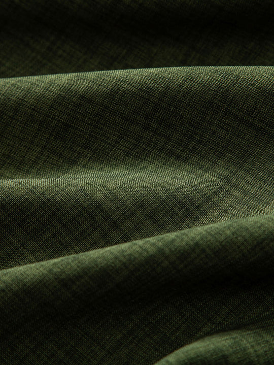 Camicia a Maniche Corte con Collo Alto e Pantaloni in Lino a Gamba Dritta